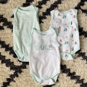 New ⭐️ Set of Three Baby Sleeveless Onesies 3-6 Months